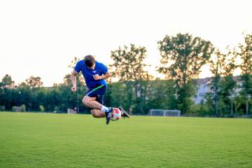 108球追平克劳奇，哈兰德升至英超历史射手榜第29位（配图示意）
