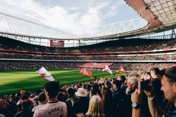 2-1！杀进决赛！从不被看好，到英超欧冠双线争冠！决赛对手出炉（配图示意）