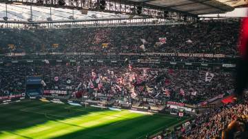 科特迪瓦那条10场0失球的防线，今晚要被姆巴佩捅穿了？（配图示意）
